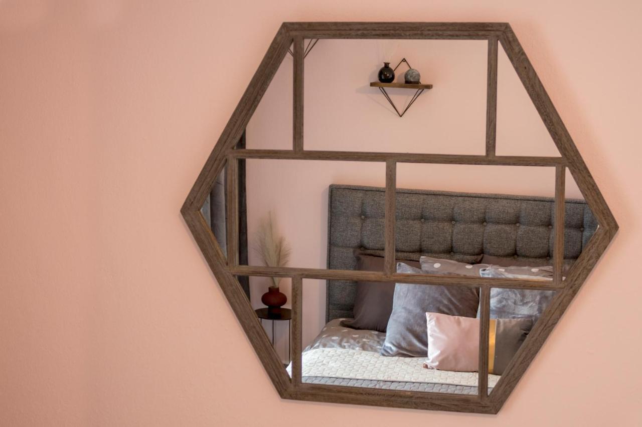 Silene Luxury Apartment Néa Péramos Bagian luar foto